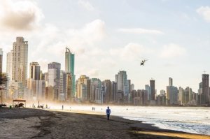 A praia de Balneário Camboriú. Fonte: Rodrigo Dalri.